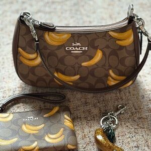 🍌Coach Terry shoulder bag in signature canvas with banana design🍌